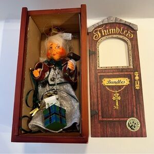 Annalee Mobilitee Doll Thimbles Christmas Elfin "Bundles" Wooden Boxed Gift